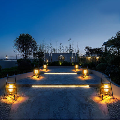 Lanterne solaire extérieure portable LED dimmable noire moderne